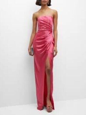 EUC! Priyanka Gorgeous Strapless Barbie Dress w/High Slit - Very Marilyn Monroe!